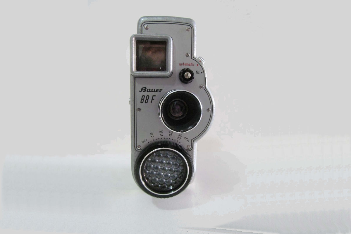 Camera BAUER 88 E - vue de face