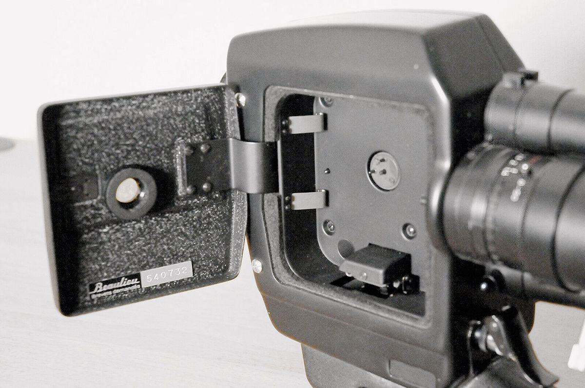 Camera BEAULIEU 3008S Multispeed -  Ouverte2