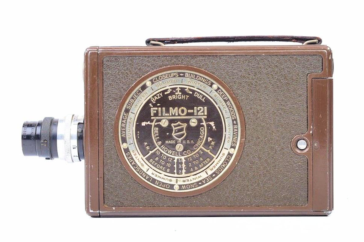 Camera Bell & Howell Filmo 121 - coté gauche