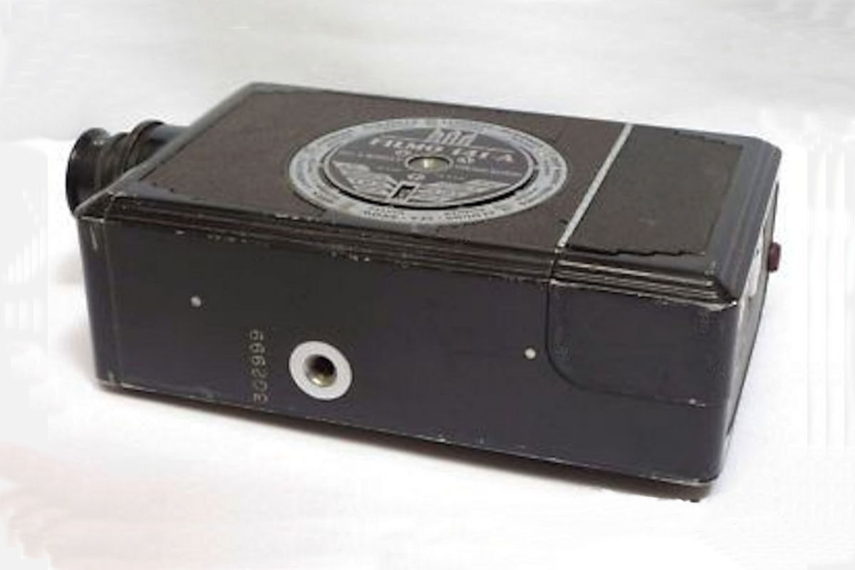 Camera Bell & Howell Filmo 141 - vue dessous