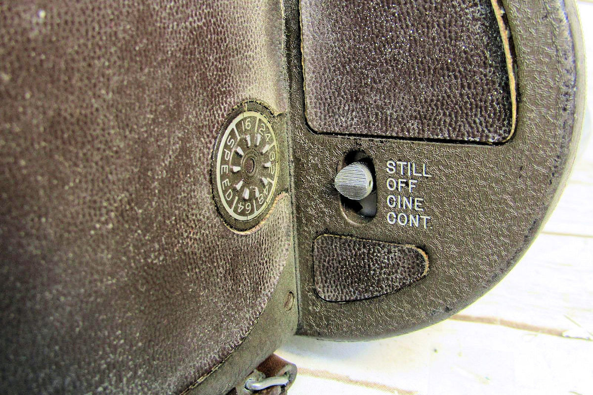 Camera Bell & Howell Filmo Auto Master- Détail