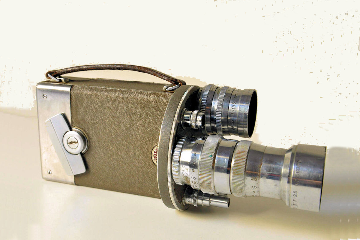 Camera Bell & Howell Auto 16 Modèle 200-TA  - coté droit