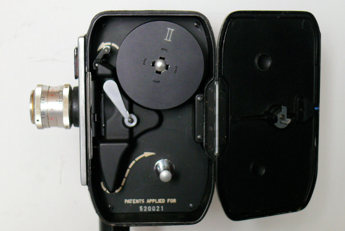 Camera BOLEX C-8- intérieur du boitier