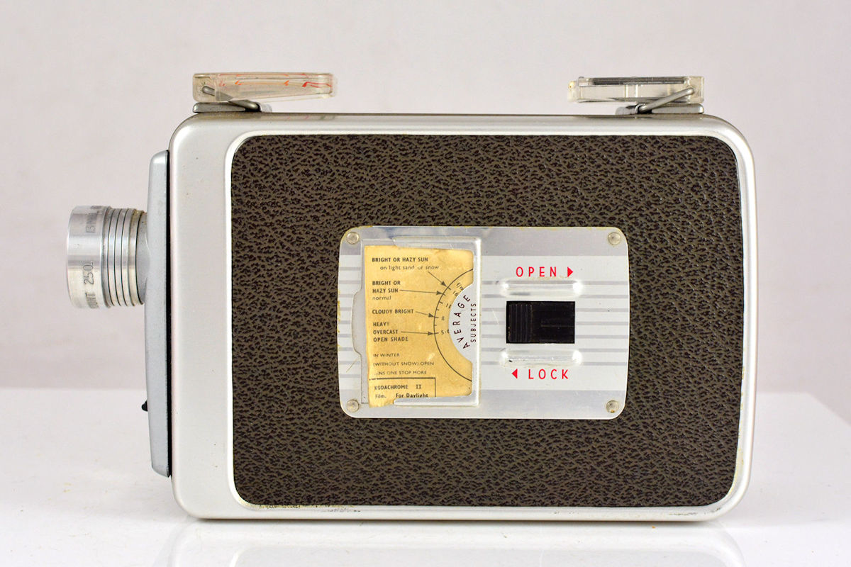 Camera Cine-Kodak Brownie - gauche