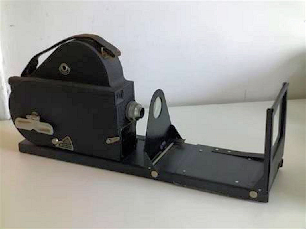 Camera Cine-Kodak Model E - Banc titre