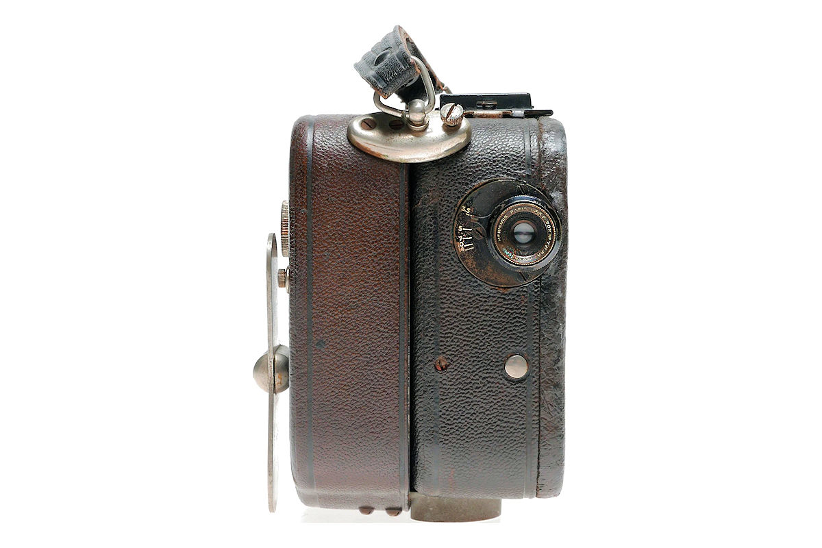 Camera Pathé Baby Motrix   - vue de face